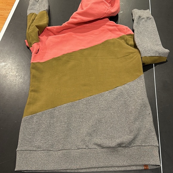 Ampersand Singlehood - Picture 4 of 7